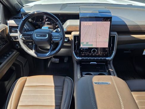 New 2026 GMC Yukon Denali Ultimate w/ LPO, Floor Liner Package AWD/4WD image 3