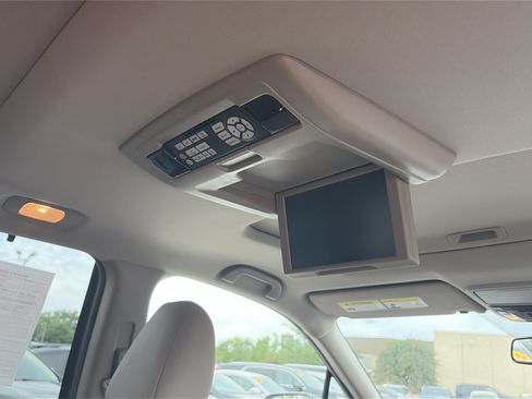 Used 2017 Honda Pilot Elite image 18