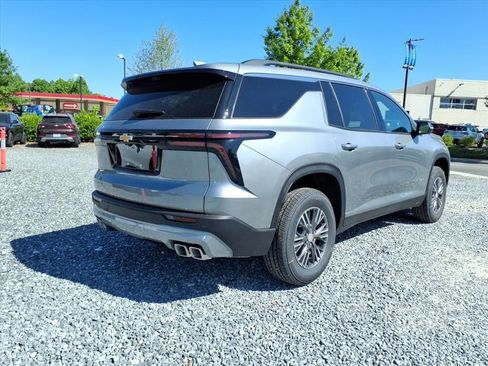 New 2026 Chevrolet Traverse LT FWD image 24