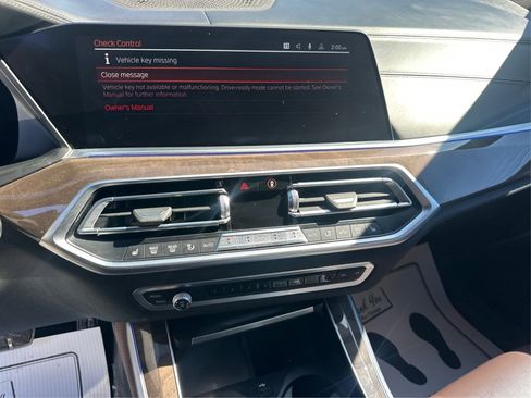 Used 2019 BMW X5 xDrive40i w/ M Sport Package image 28