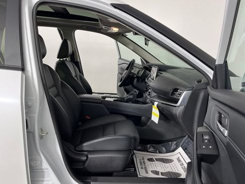 Certified 2025 Nissan Rogue SV w/ SV Premium Package FWD image 39
