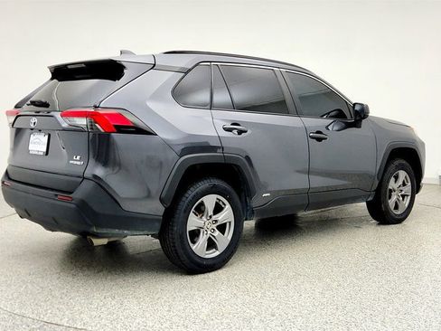Used 2023 Toyota RAV4 LE AWD/4WD image 5