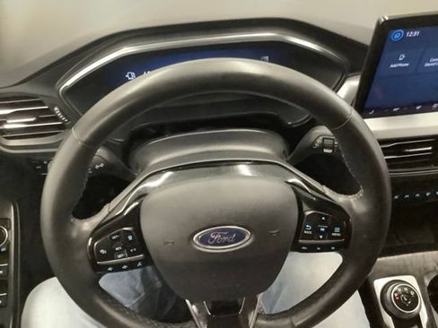 Used 2023 Ford Escape Platinum AWD/4WD image 16