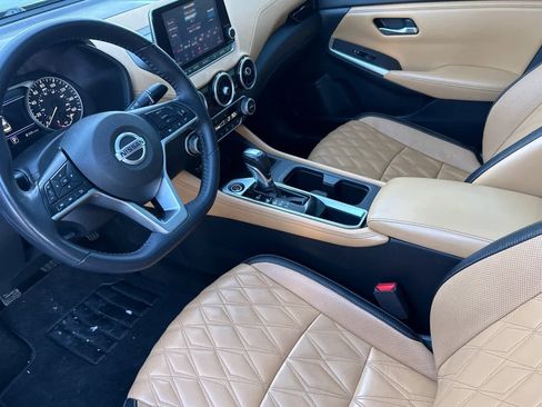 Used 2020 Nissan Sentra SV w/ SV Premium Package image 11