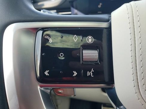Used 2025 Land Rover Range Rover SE AWD/4WD image 23