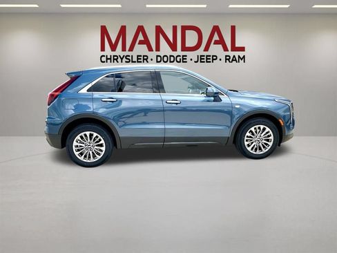 Used 2025 Cadillac XT4 Premium Luxury FWD image 5