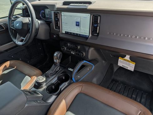 Used 2023 Ford Bronco Outer Banks AWD/4WD image 36