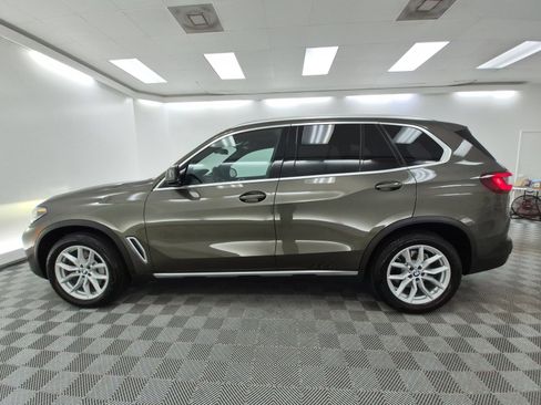 Used 2022 BMW X5 xDrive40i AWD/4WD image 2