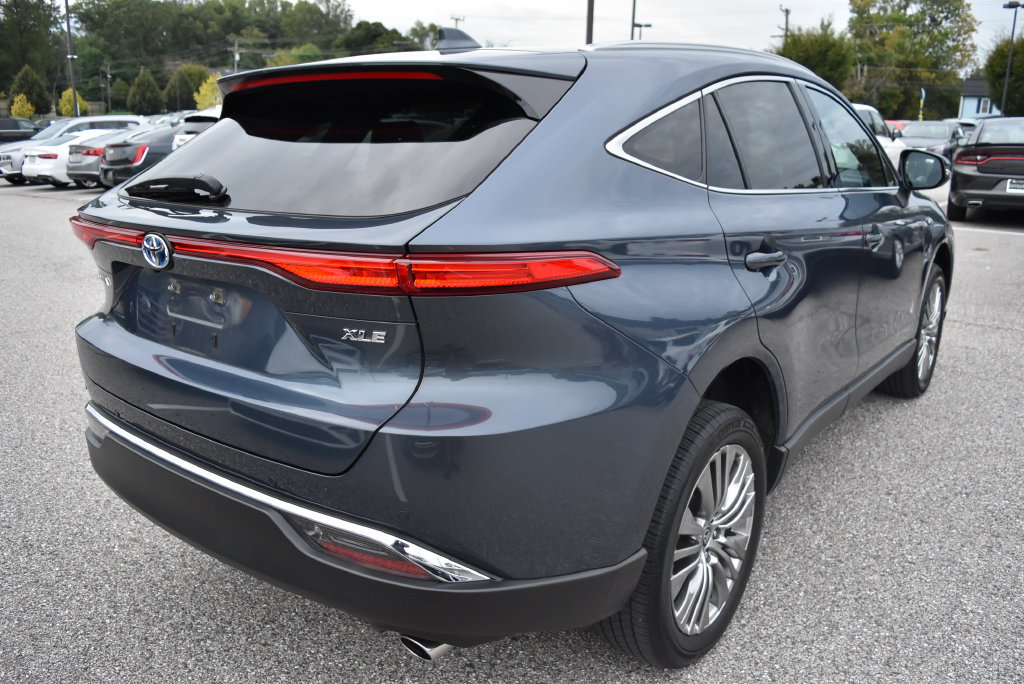 Used 2024 Toyota Venza XLE AWD/4WD image 8
