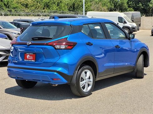 New 2025 Nissan Kicks Play S image 4