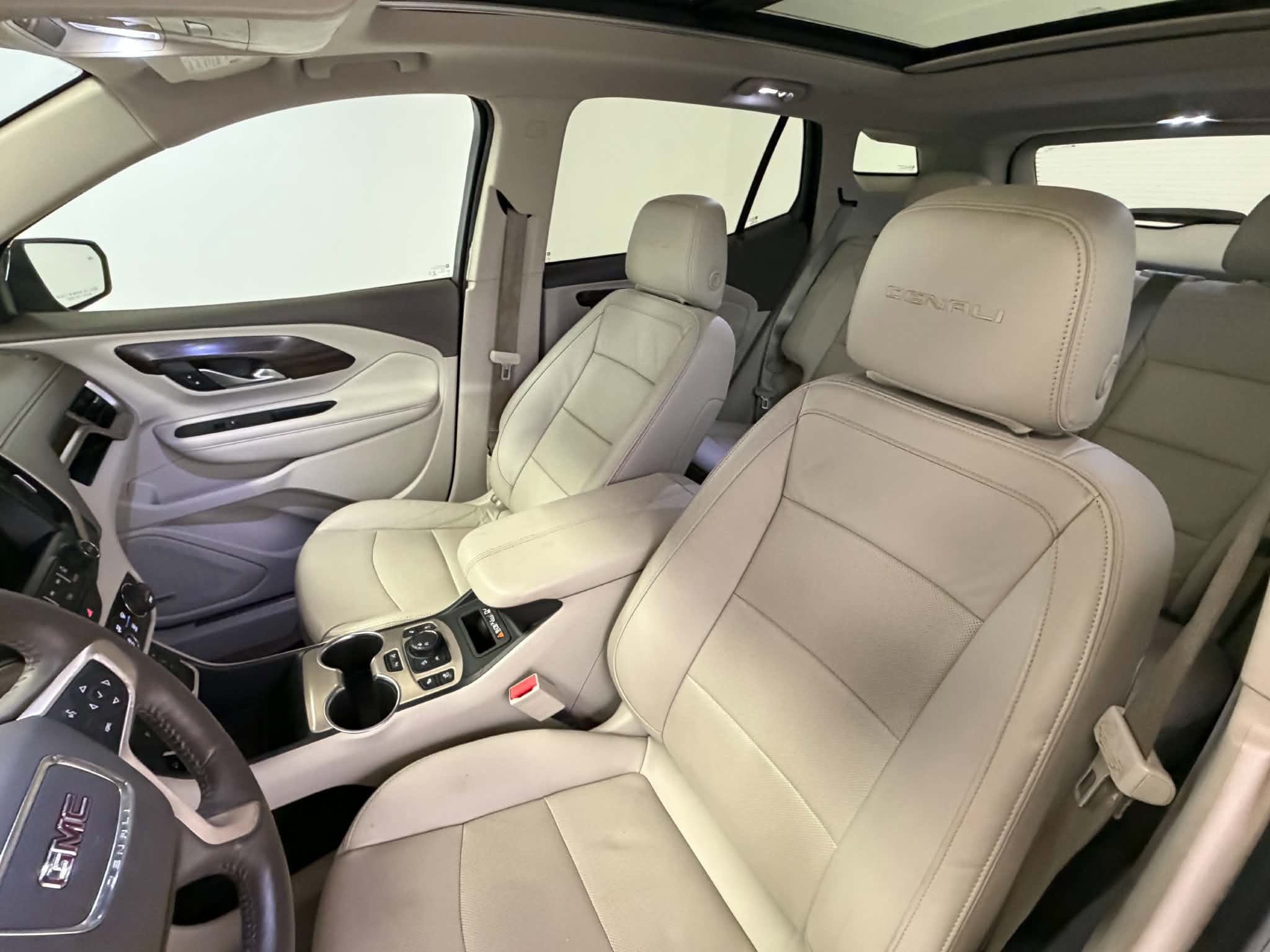 Used 2018 GMC Terrain Denali w/ Advanced Safety Package FWD image 28