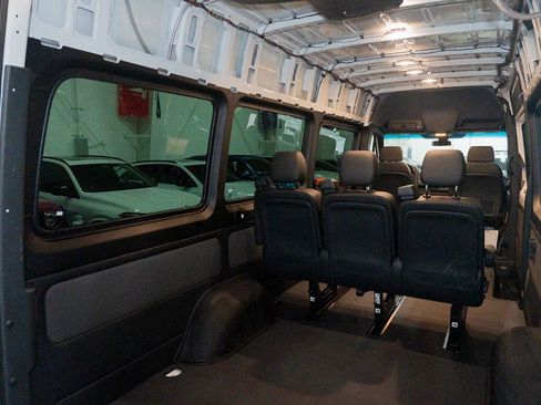 Used 2019 Mercedes-Benz Sprinter 2500 image 22