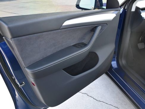 Used 2023 Tesla Model Y AWD image 9