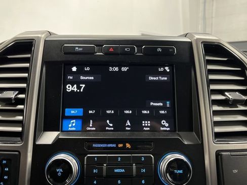 Used 2018 Ford F150 Platinum w/ Equipment Group 701A Luxury image 21