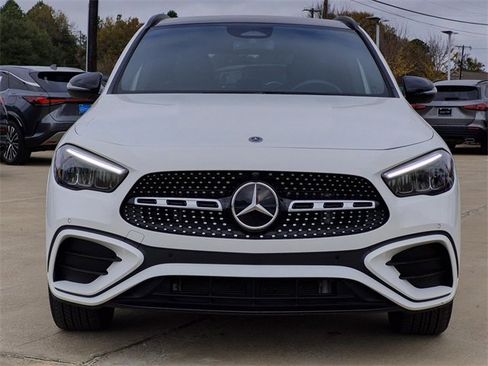 Certified 2025 Mercedes-Benz GLA 250 image 2