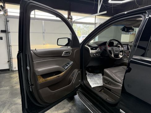 Used 2015 GMC Yukon Denali w/ Open Road Package AWD/4WD image 8