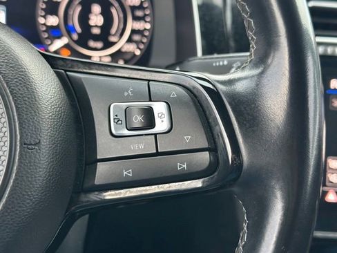 Used 2019 Volkswagen Golf R 4-Door AWD/4WD image 39