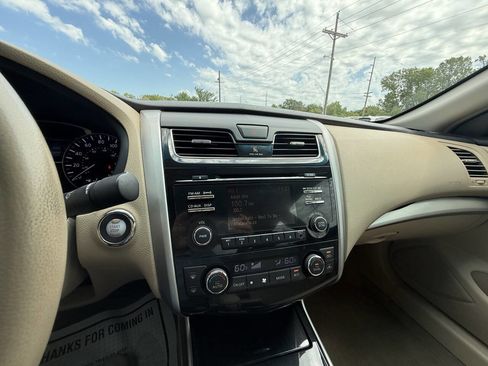 Used 2013 Nissan Altima 3.5 SV FWD image 14