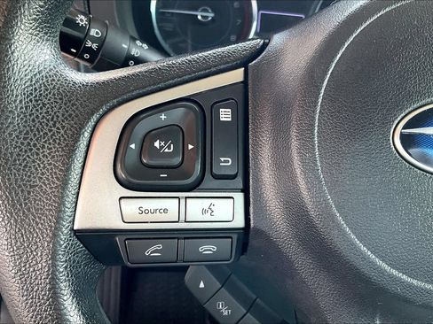 Used 2017 Subaru Forester 2.5i Premium AWD/4WD image 10