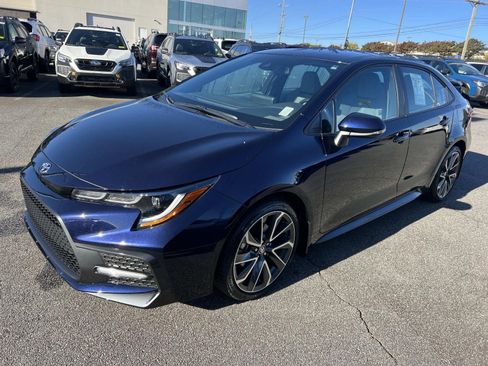 Used 2022 Toyota Corolla SE image 3