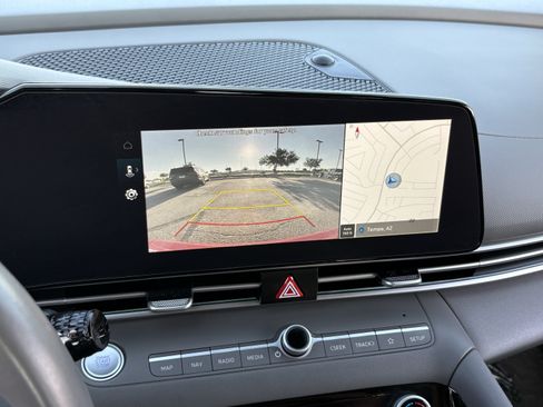 Used 2025 Hyundai Elantra SEL FWD image 30