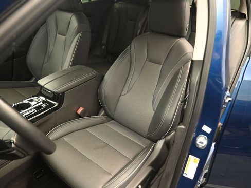 Used 2023 Buick Envision Essence FWD image 11