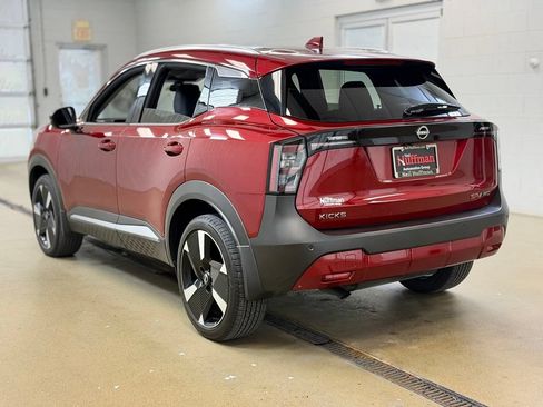 Used 2025 Nissan Kicks SR AWD/4WD image 7