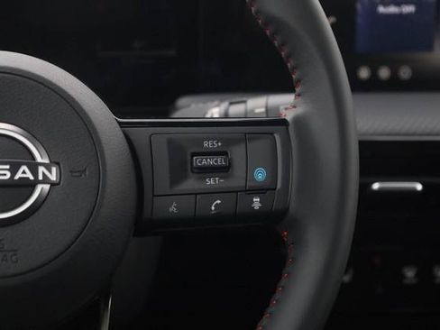 New 2026 Nissan Kicks SR AWD/4WD image 9