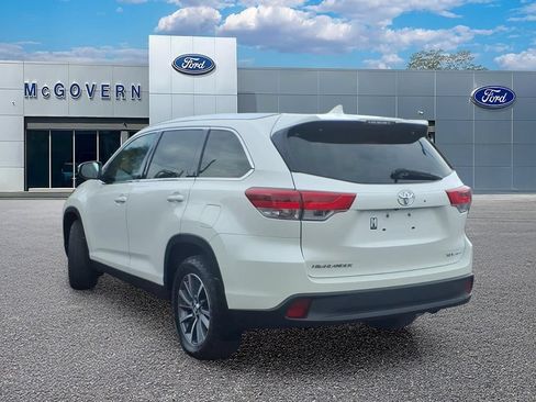 Used 2019 Toyota Highlander XLE AWD/4WD image 9