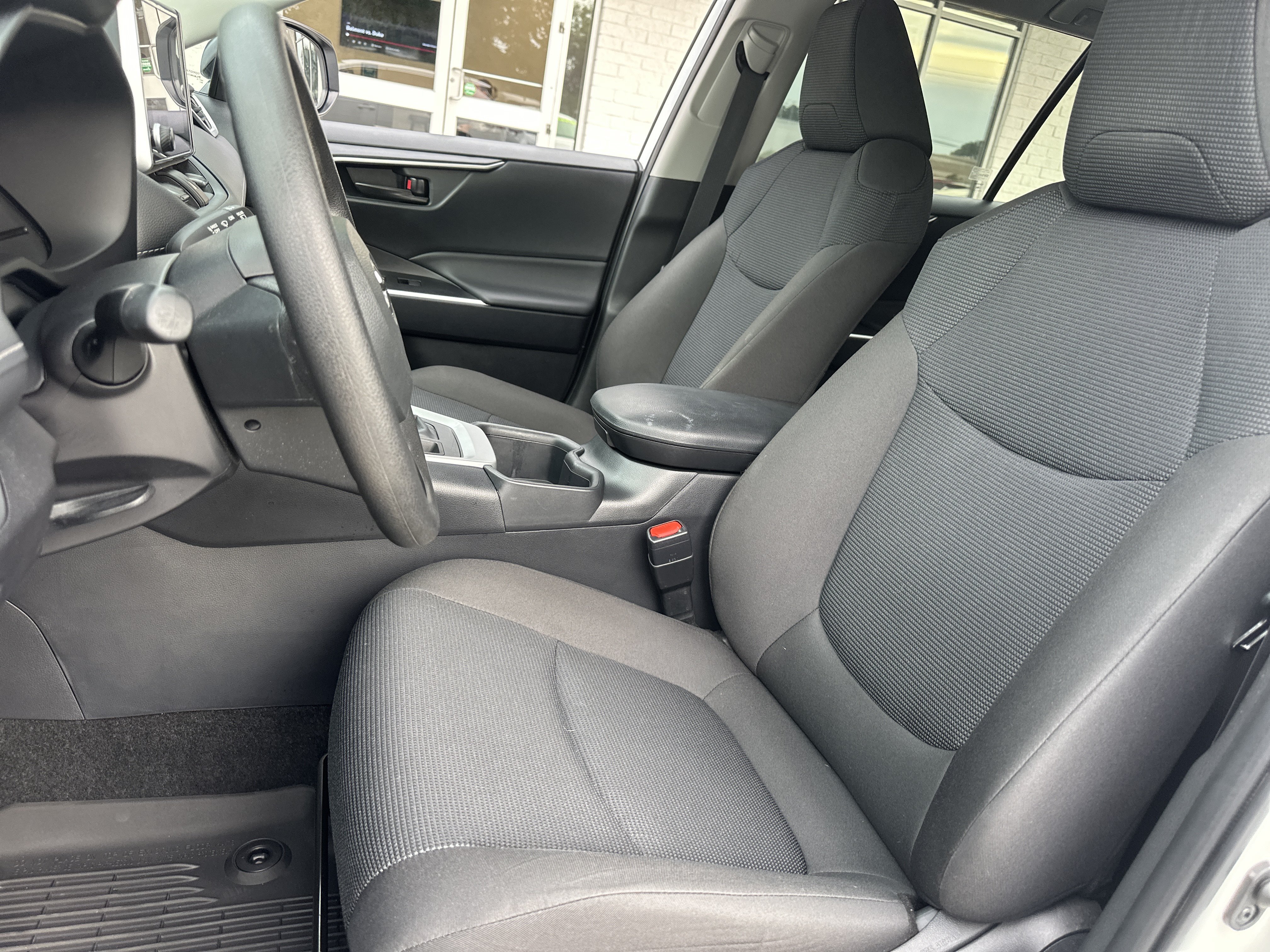 Used 2025 Toyota RAV4 LE AWD/4WD image 11