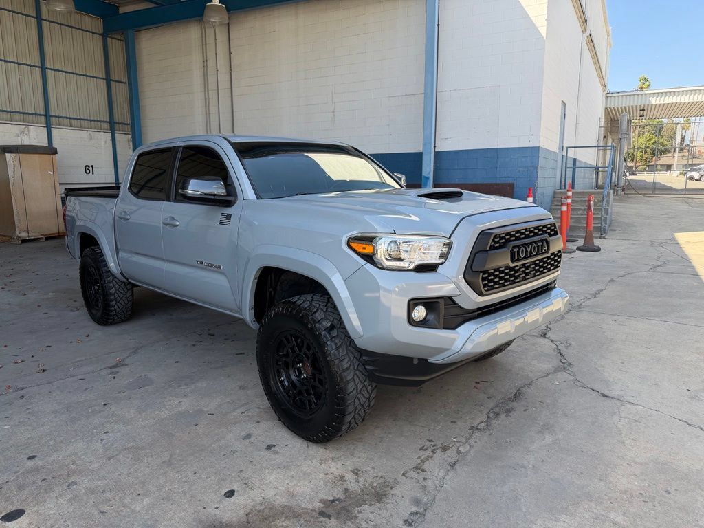 Used 2019 Toyota Tacoma TRD Sport w/ Technology Package RWD image 5