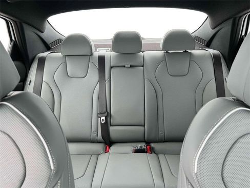 New 2025 Hyundai Elantra Limited image 16