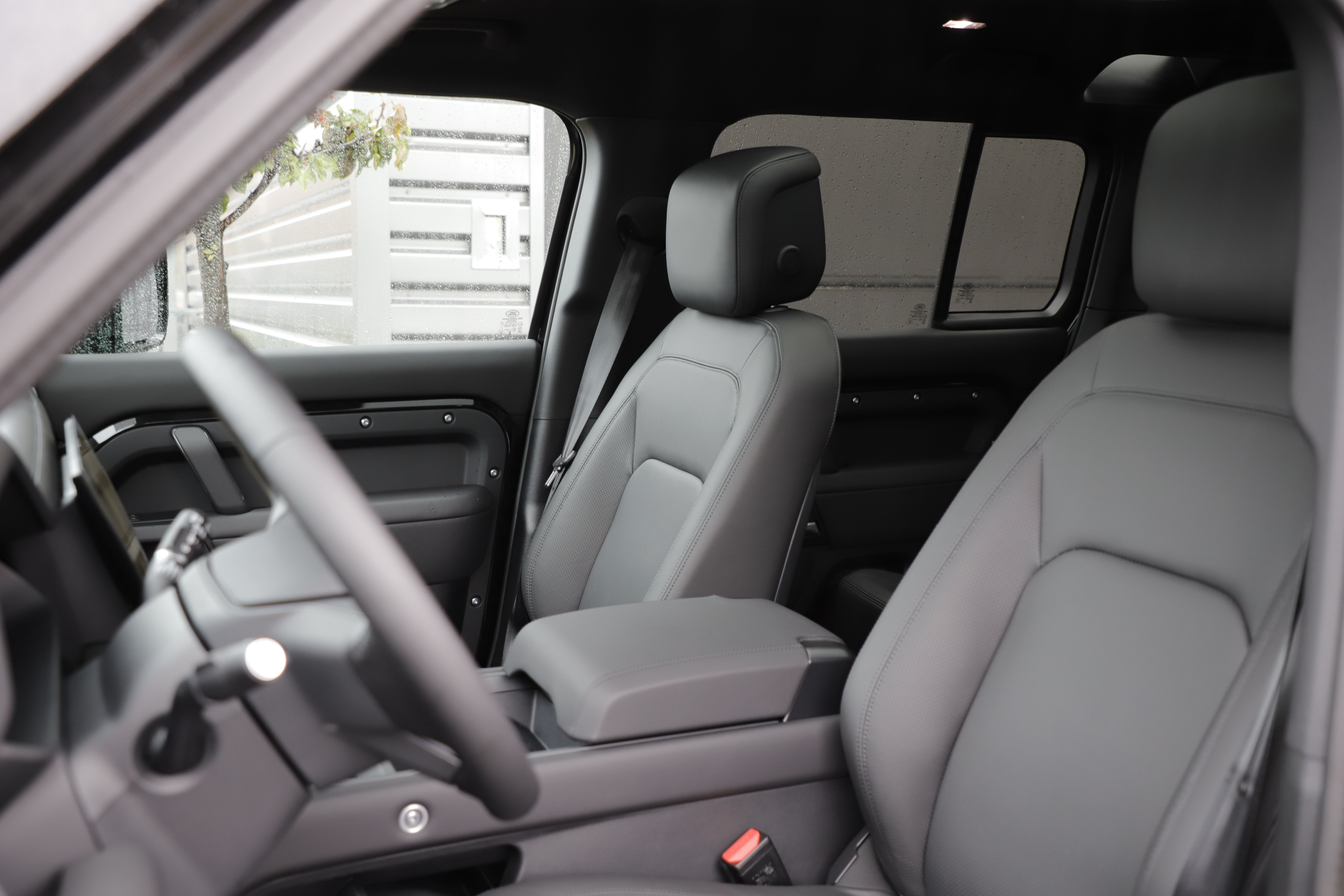 New 2026 Land Rover Defender 110 X-Dynamic SE AWD/4WD image 18