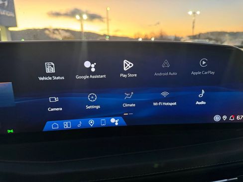 Used 2025 Cadillac XT4 Premium Luxury image 19