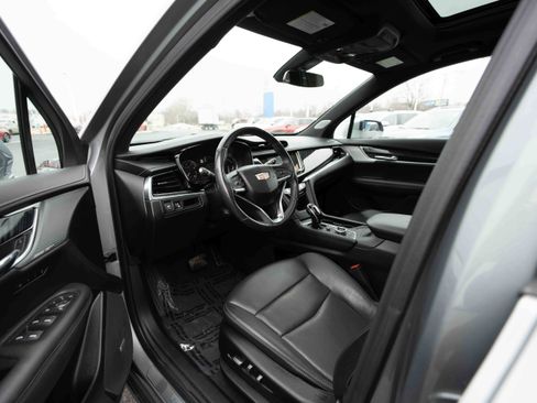 Used 2023 Cadillac XT6 Premium Luxury image 8