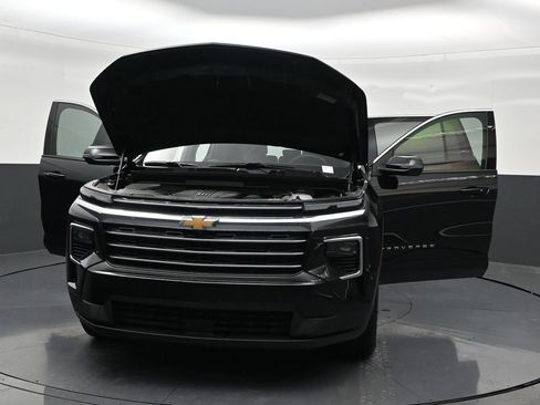 Used 2026 Chevrolet Traverse LT FWD image 37
