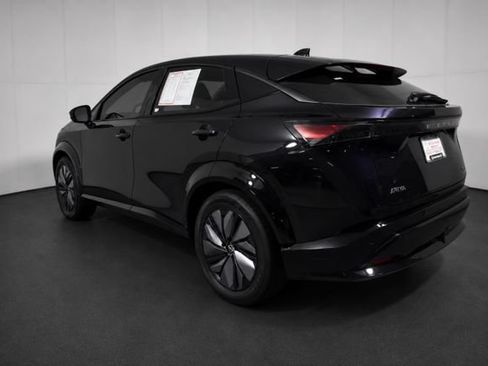Used 2024 Nissan Ariya AWD image 6