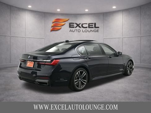 Used 2020 BMW 750i xDrive w/ M Sport Package AWD/4WD image 9