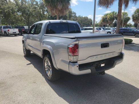 Used 2017 Toyota Tacoma Limited w/ Tow Package RWD image 4