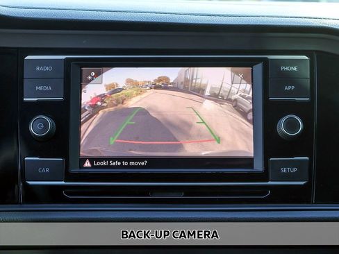 Used 2019 Volkswagen Jetta GLI FWD image 4