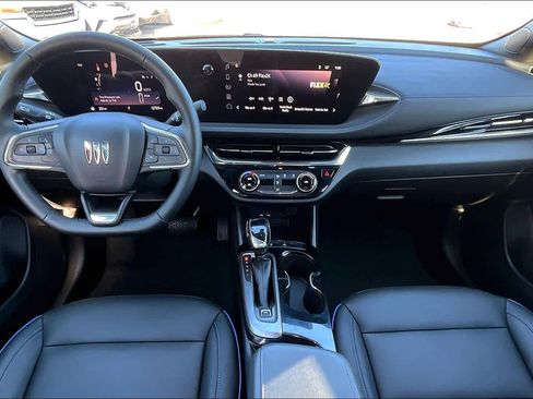 Used 2025 Buick Envista Sport Touring image 14