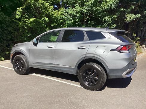 Used 2023 Kia Sportage LX AWD/4WD image 8