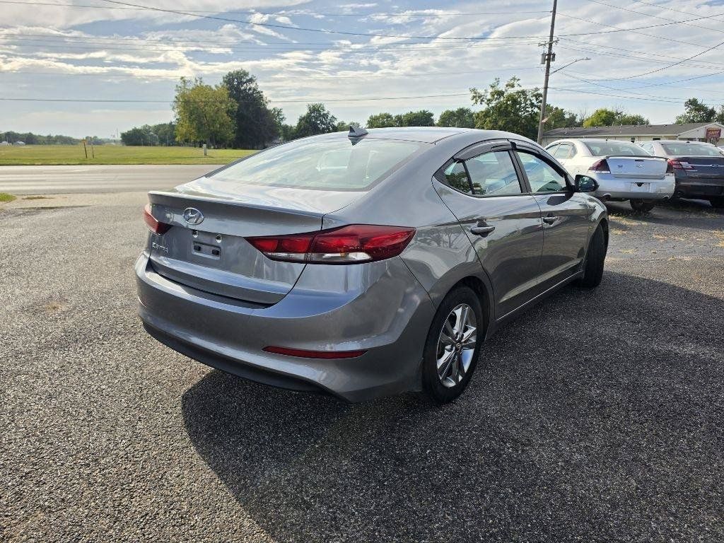 Used 2018 Hyundai Elantra SEL w/ Winter Weather Package FWD image 2