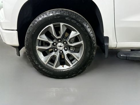 Used 2023 Chevrolet Silverado 1500 RST image 8