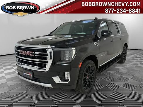 Used 2023 GMC Yukon XL SLT AWD/4WD image 1