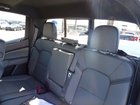 Certified 2024 Chevrolet Colorado ZR2 w/ ZR2 Convenience Package III AWD/4WD image 9