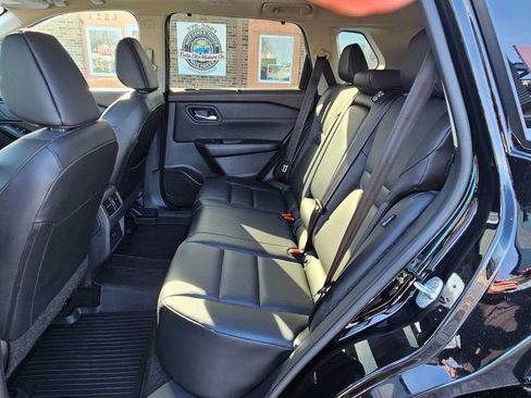 Used 2023 Nissan Rogue SV w/ SV Premium Package image 9