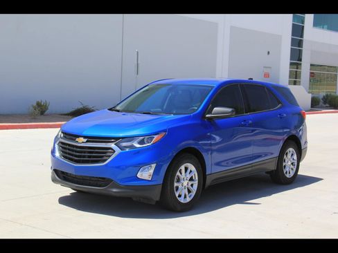 Used 2019 Chevrolet Equinox LS image 1