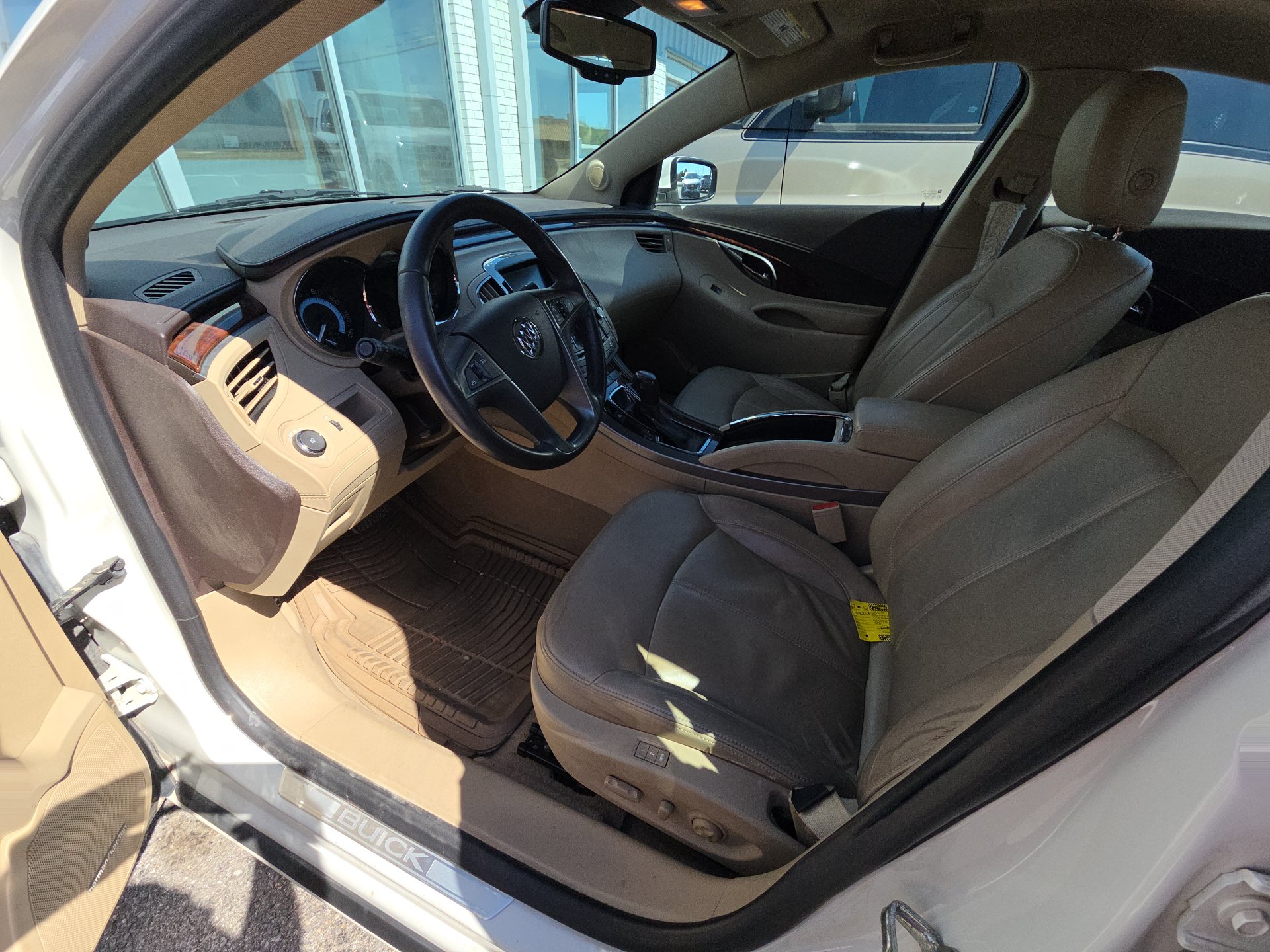 Used 2013 Buick LaCrosse Leather w/ Entertainment Package FWD image 8