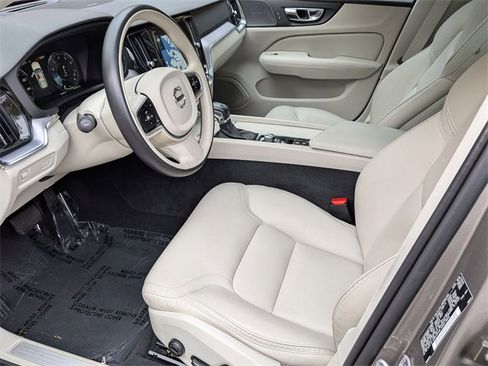 Used 2020 Volvo V60 T5 Cross Country w/ Protection Package Premier image 13